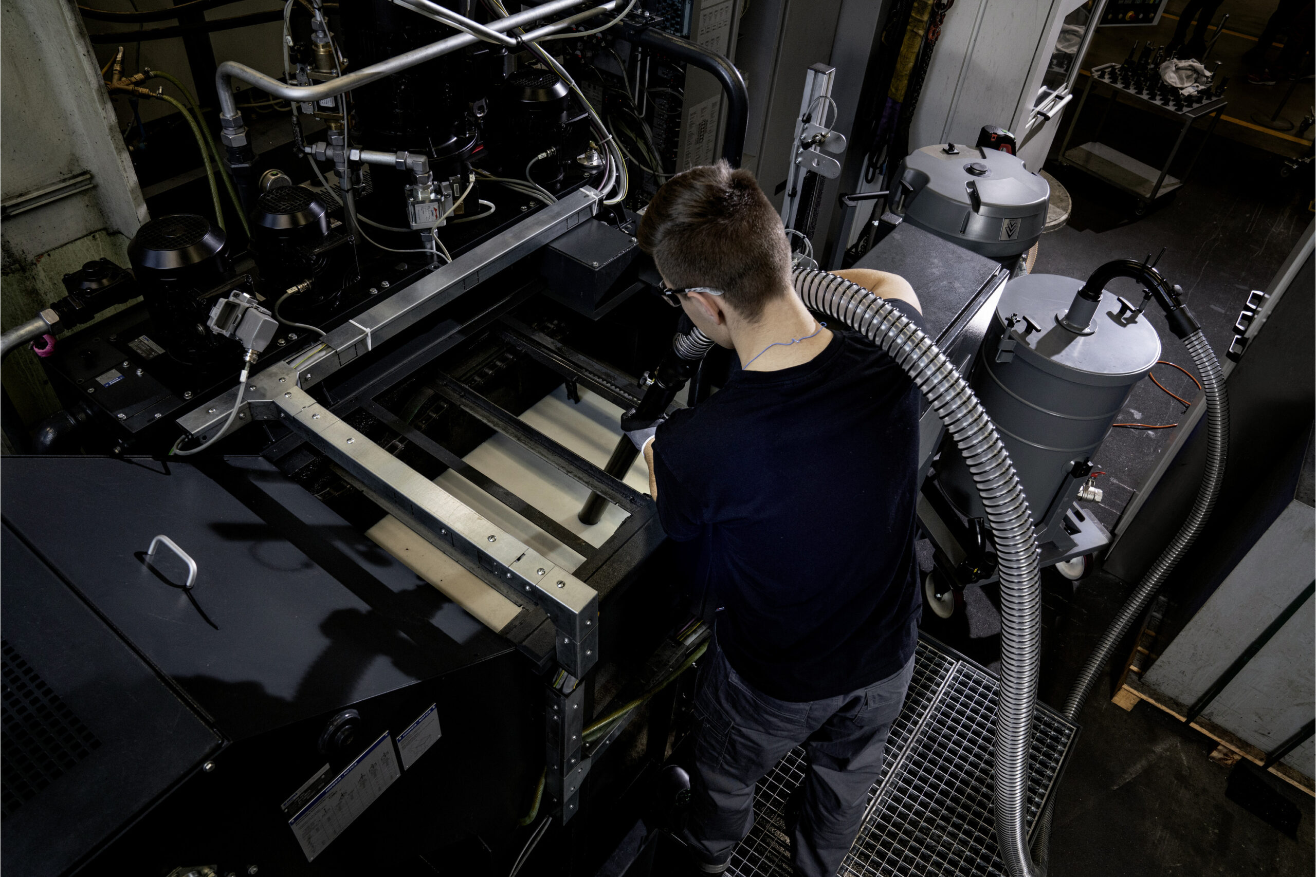 IVR_L_200_24_2_Tc_Dp_industry_metalworking_app_01_CI15_1382px Kärcher Industriesauger IVR-L 400/24-2 Tc